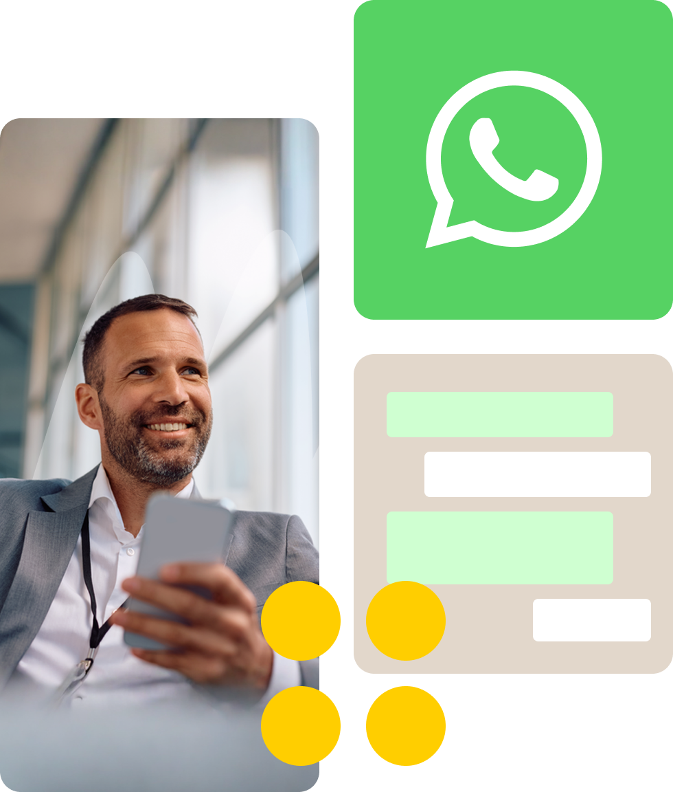 Homem sorrindo com o celular na mão, ao lado do ícone do WhatsApp e de uma conversa